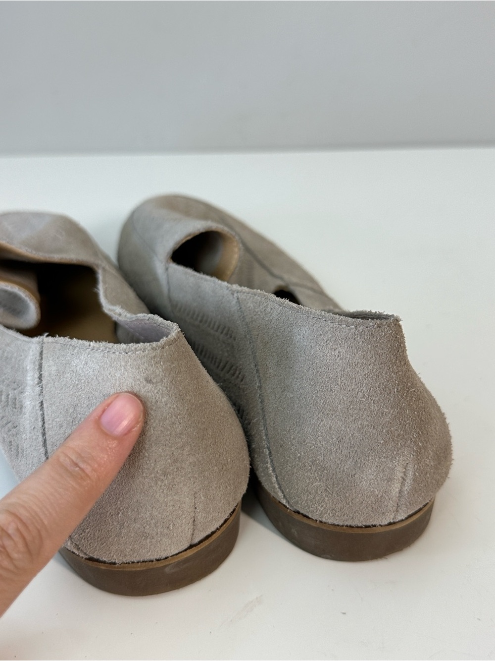 Lucky Brand Suede Grey Pointed Loafers Size 10 Brogan Laser Cut - Picture 16 of 16